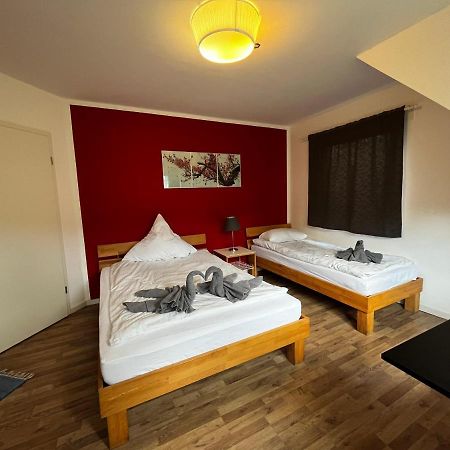Hotelzimmer In Neusserstrasse Кёльн Экстерьер фото